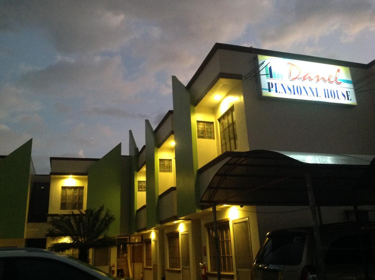 Danel Pensionne House Tacloban Esterno foto