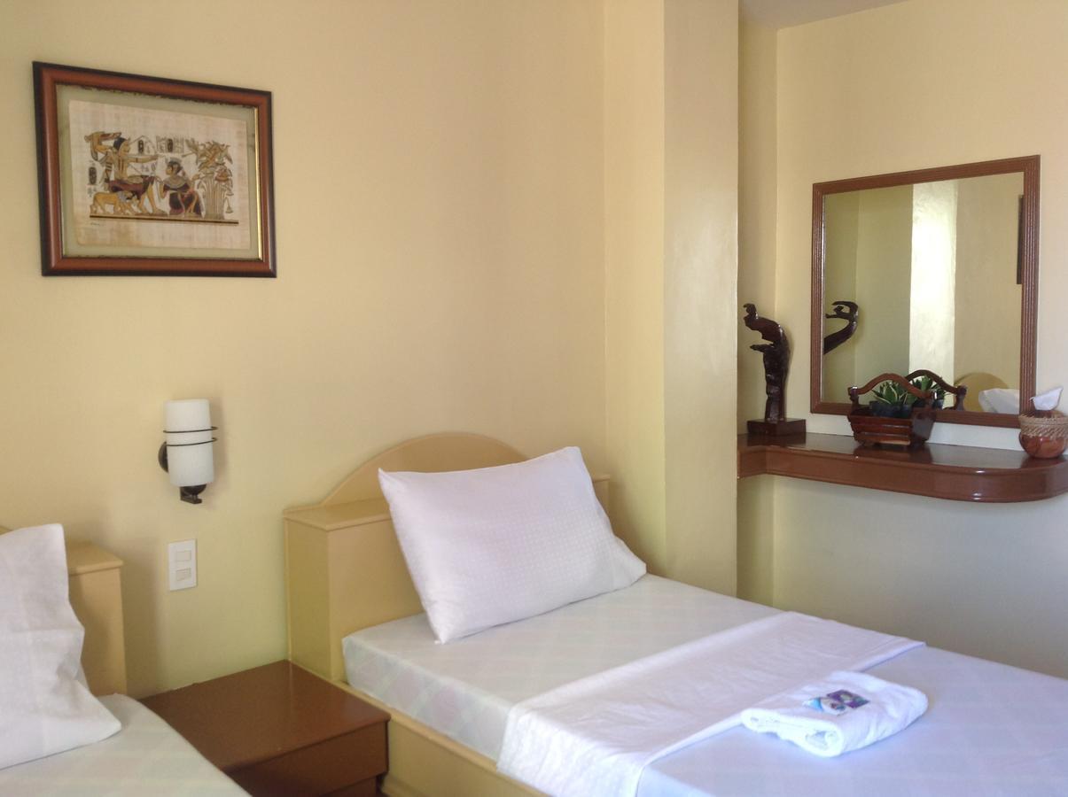 Danel Pensionne House Tacloban Esterno foto