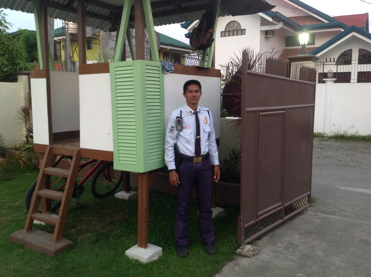 Danel Pensionne House Tacloban Esterno foto