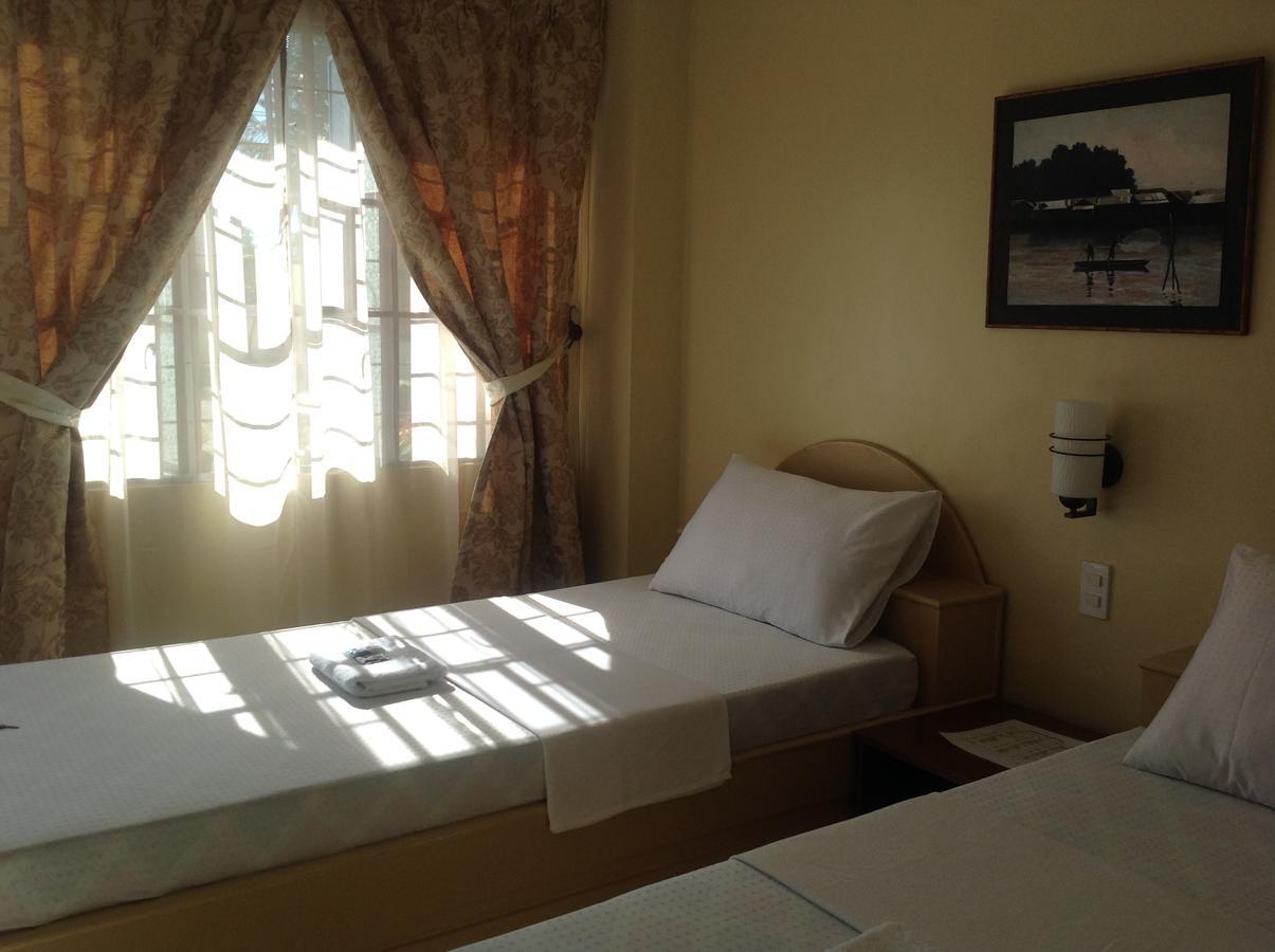 Danel Pensionne House Tacloban Esterno foto