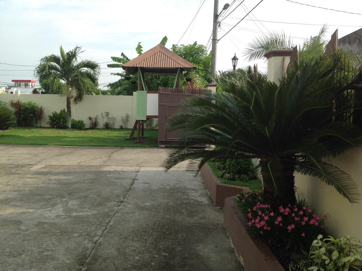 Danel Pensionne House Tacloban Esterno foto