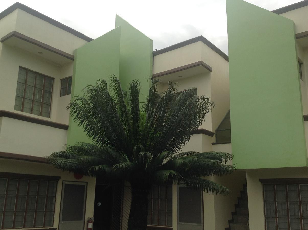 Danel Pensionne House Tacloban Esterno foto