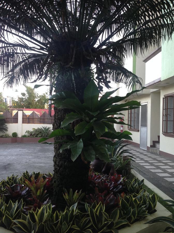 Danel Pensionne House Tacloban Esterno foto