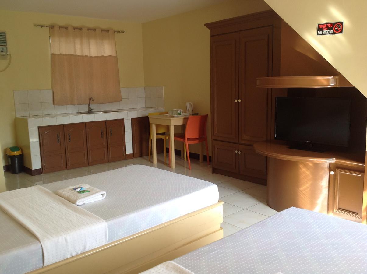 Danel Pensionne House Tacloban Esterno foto