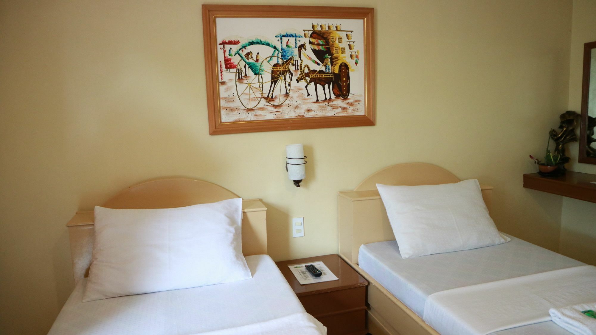 Danel Pensionne House Tacloban Esterno foto