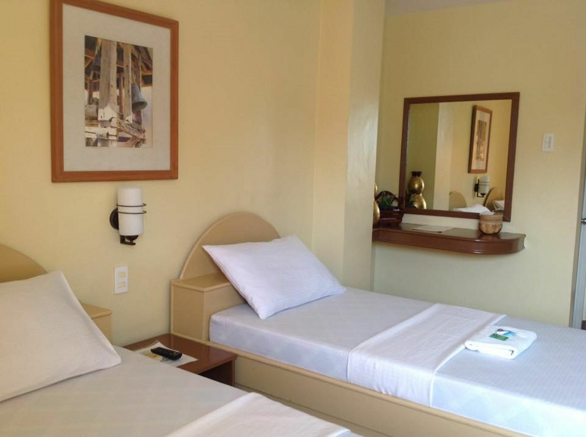 Danel Pensionne House Tacloban Esterno foto
