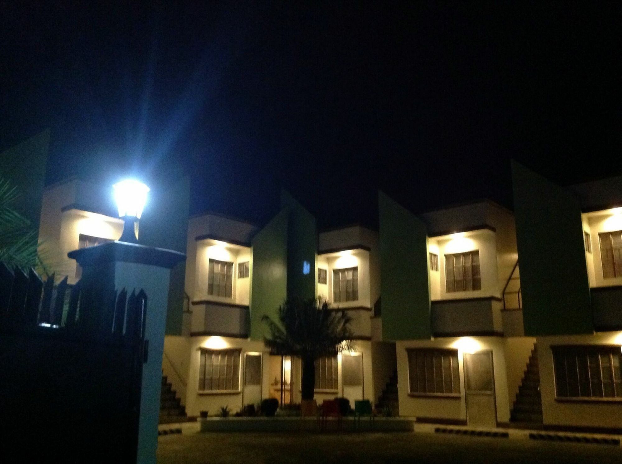 Danel Pensionne House Tacloban Esterno foto